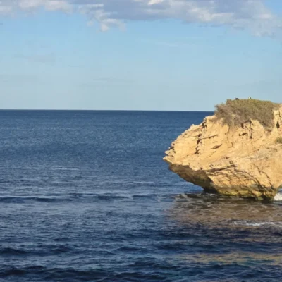 Mushroom-Rock_Cape-Peron_Rockingham_Tracy-Lindsey_OTBTWA-crop-1066x840-webp